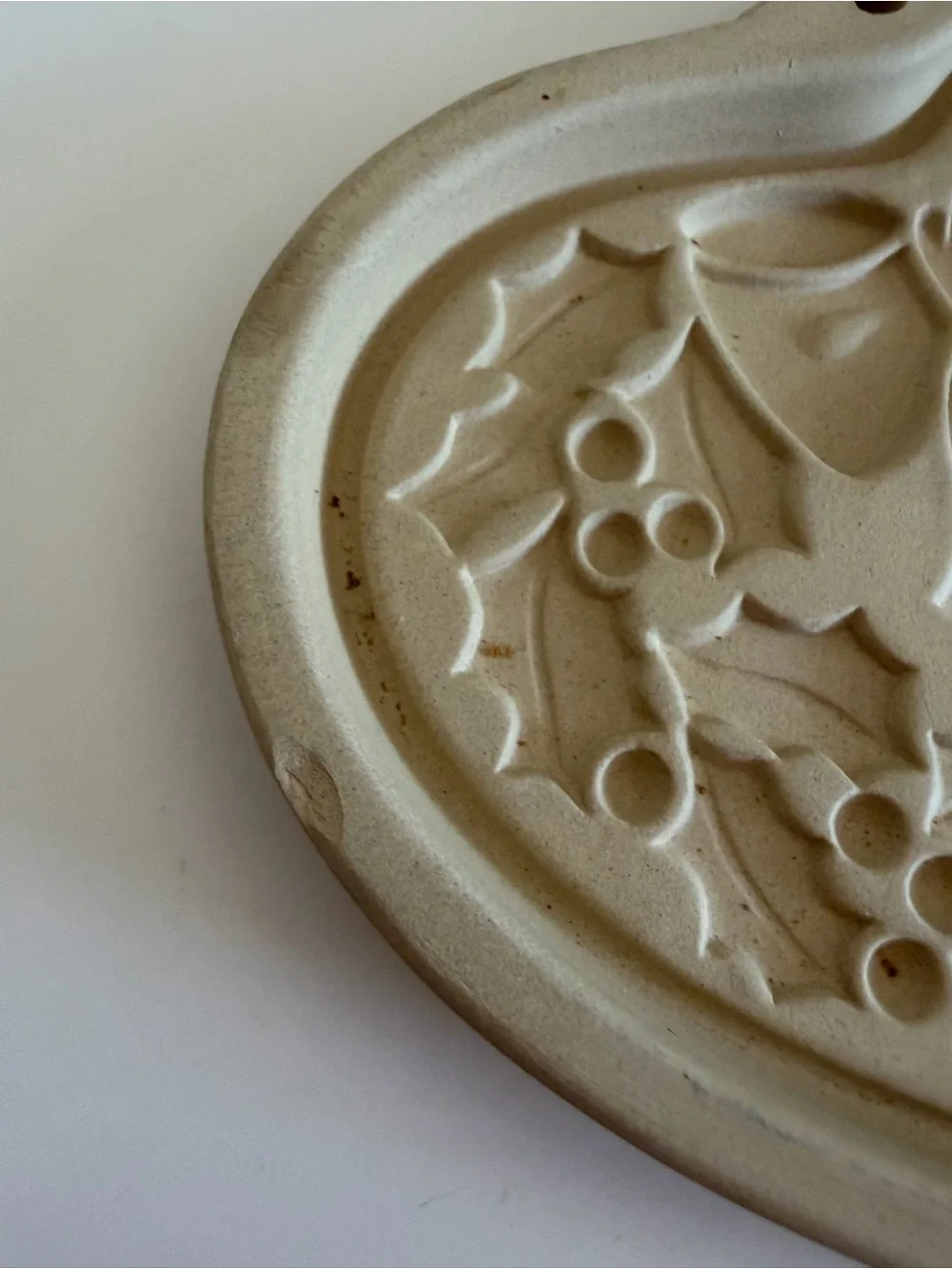 Pampered Chef “Seasons of the Heart” heart shaped stoneware cookie mold. Read